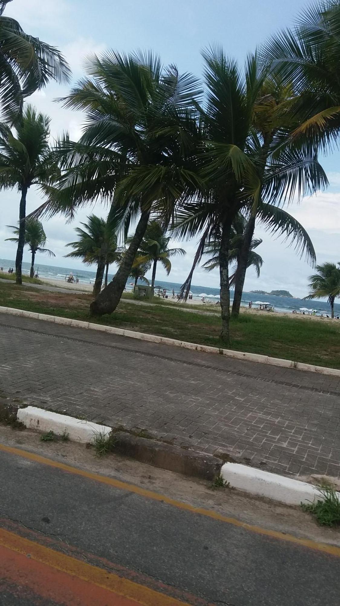 Apartamento Apto Enseada 300mts *